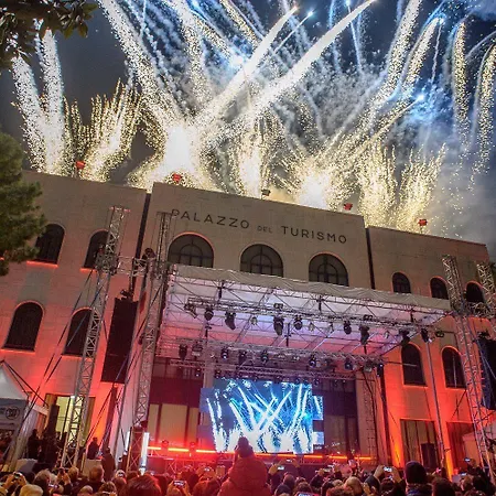 酒店 Taunus - Vista Mare 3*